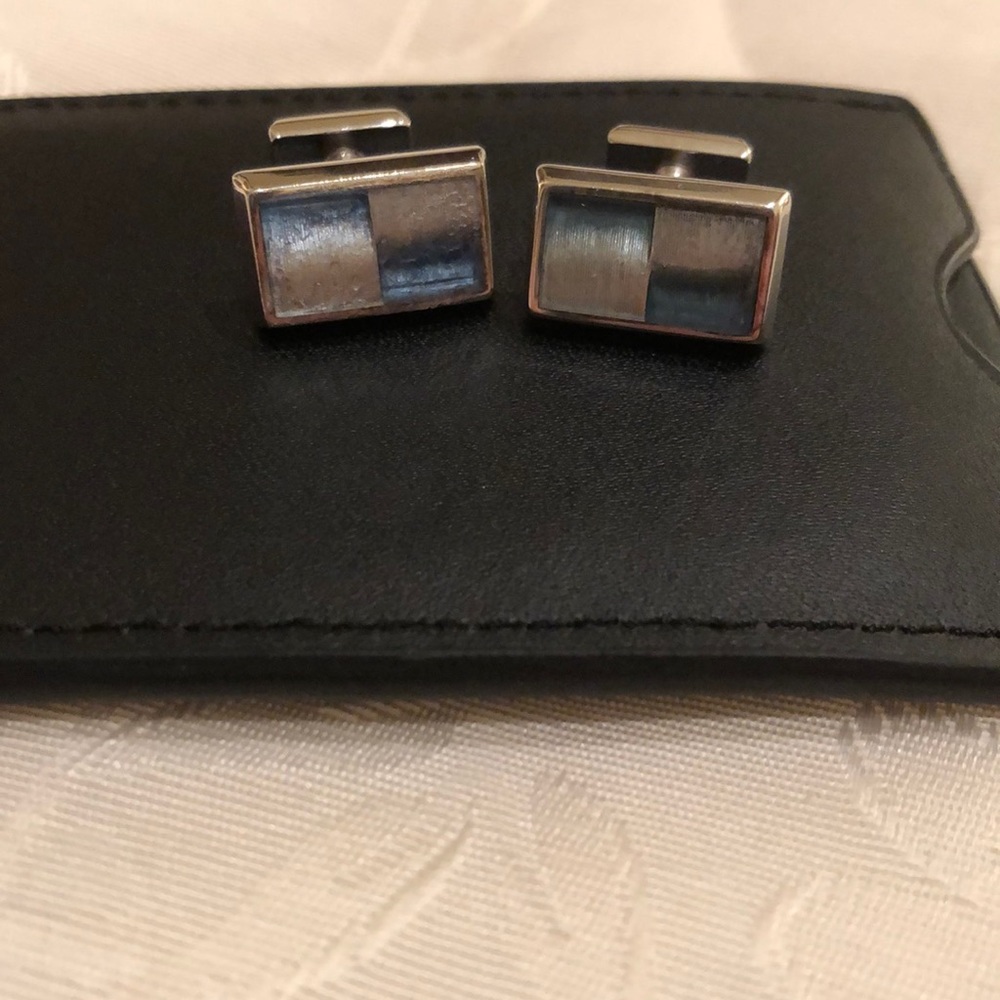 Cuff links